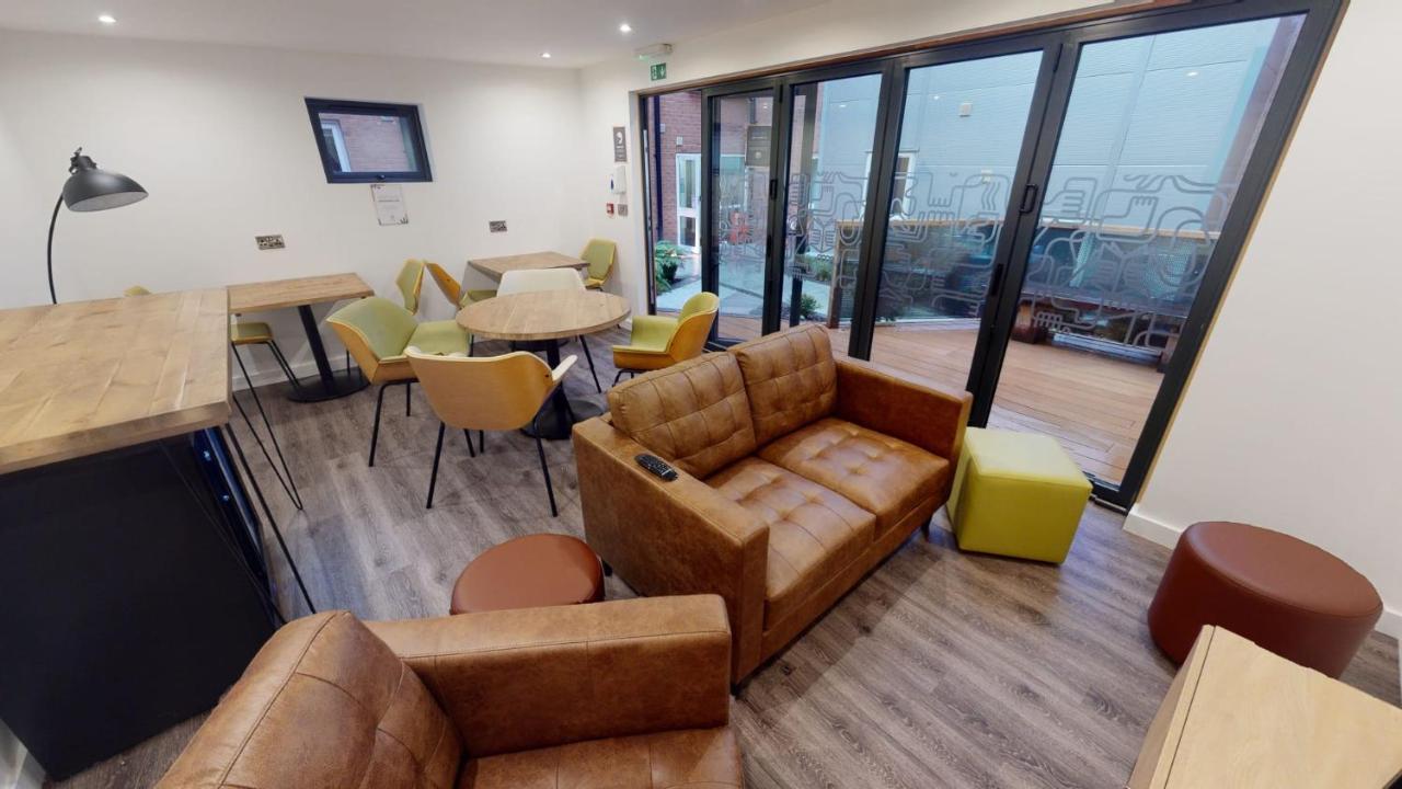 Great Newton House In Liverpool Extérieur photo